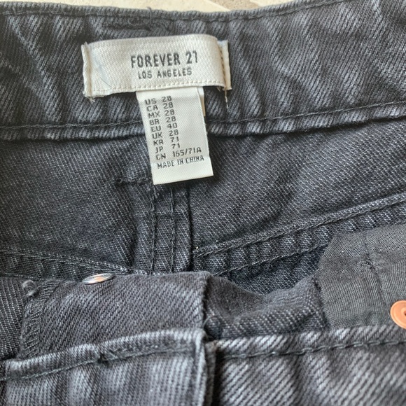 💫FINAL SALE High waisted black jean shorts - Picture 5 of 5